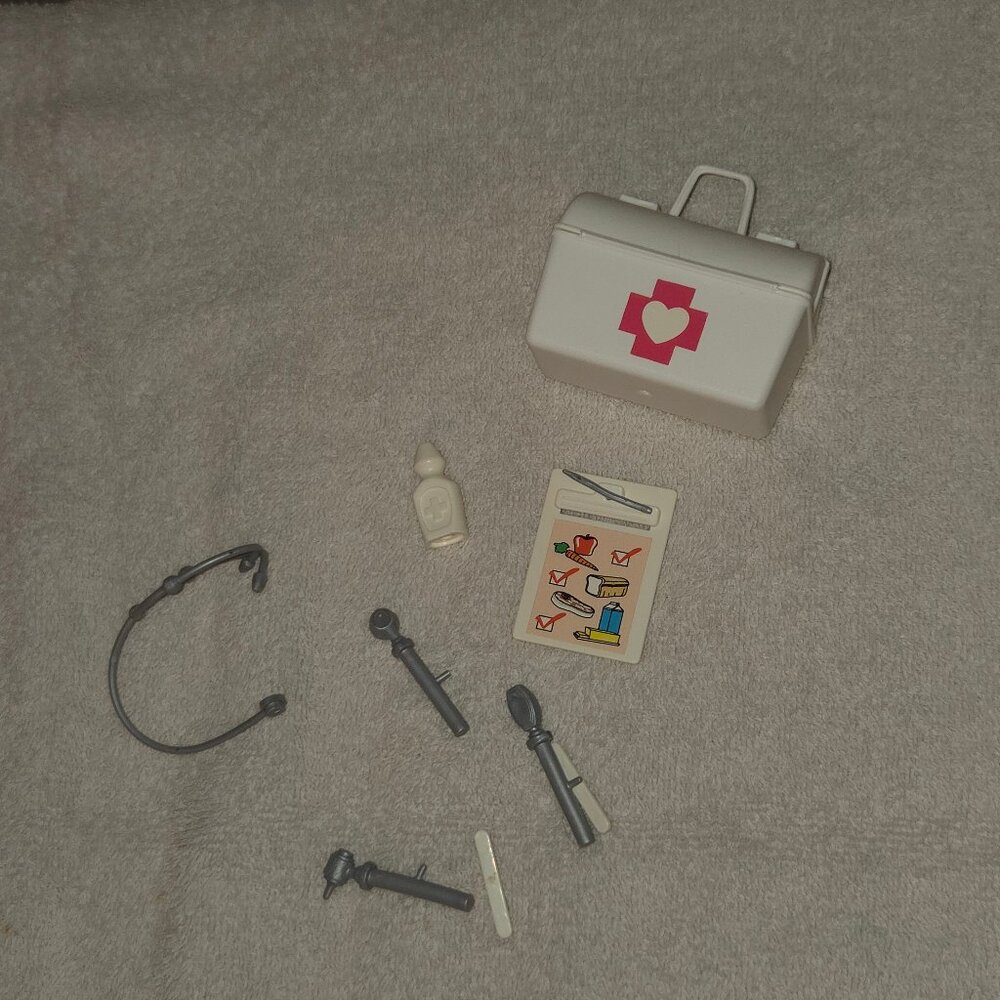 Barbie Doctor Set - Picture 3 of 3